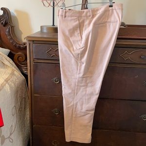 Old Navy capris in Pale Pink